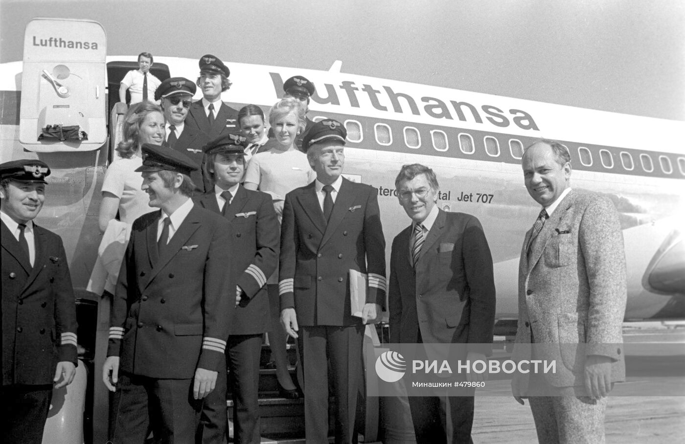 Аэропорт Шереметьево самолет «Боинг-707-330B» D-ABUM «Бремен» рейс Франкфурт-на-Майне-Москва-Токио 5 августа 1973 г. Экипаж первого рейса.
